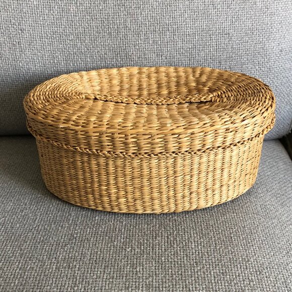 TEN THOUSAND VILLAGES Fair Trade Wicker Sweet Grass Basket 9x6x4 Inches, Sewing - Picture 1 of 11